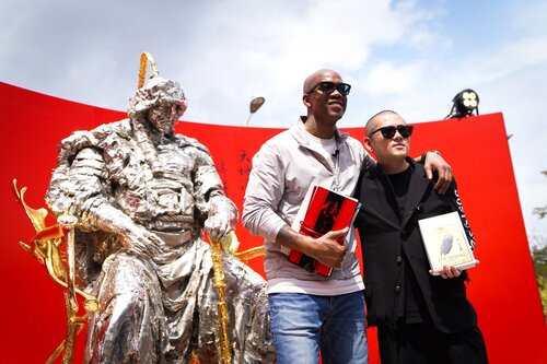 International talents converge in Hong Kong! Renowned Mainland sculptor Ren Zhe (right) and US sports star Stephon Marbury have made Hong Kong their second home via the Top Talent Pass Scheme. Learn how their appreciation of Chinese cultural history is giving them inspiration. https://t.co/G8hZaASZ0E