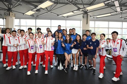 Winning smiles! Local sports enthusiasts enjoyed the thrill of meeting their sporting idols today (Aug 30) as members of China’s national team from the #ParisOlympics went out to greet fans and fellow athletes at various venues across Hong Kong during the second day of the… https://t.co/Xk0mwoPeqM https://t.co/105EFFci7O