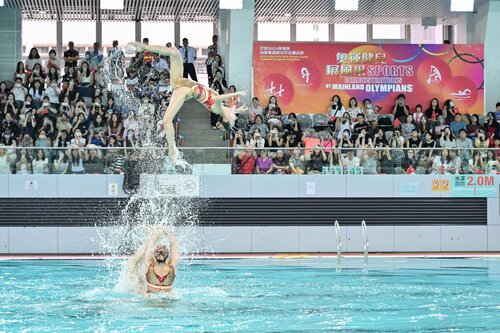 A big "thank you" to all Olympic stars of China’s national team, for your wonderful sports demonstrations at Victoria Park Swimming Pool and Queen Elizabeth Stadium in Hong Kong this morning (Aug 31). Your exceptional skills and talent brought an eye-opening experience and lovely… https://t.co/sJJOy71URz https://t.co/pR14bECPES