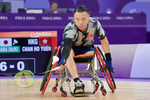 Silver strike! Congrats to Chan Ho-yuen on winning the silver medal for Hong Kong, China in the badminton men's singles WH2 final, bagging the team's sixth medal so far at the #ParisParalympicGames.  Courtesy of China Hong Kong Paralympic Committee  #hongkong #brandhongkong… https://t.co/mKsu1fUyrw https://t.co/ydVlHIniHX