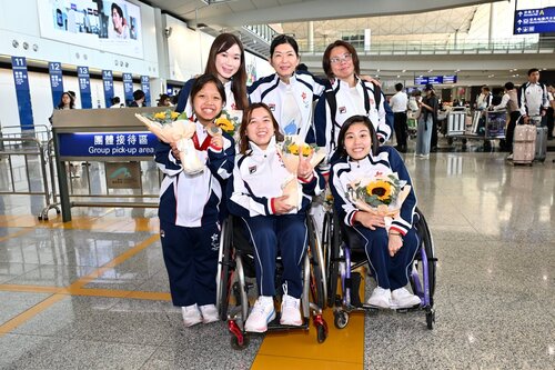 Many happy returns! After their awesome performances at the #ParisParalympicGames, members of the Hong Kong, China team (swimming, badminton, table tennis, wheelchair fencing, equestrian, archery) arrived back home this morning (Sep 10). Among the group were athletes who… https://t.co/df5rvOshKV https://t.co/S3Ej5tvDt2