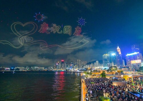 A dazzling night with 1,500 drones lighting up Victoria Harbour! Stunning images of majestic horses inspired by legendary Chinese painter Xu Beihong, together with the leaping lions, iconic trams and our adorable Hong Kong panda family delighted thousands of spectators along the… https://t.co/QkDO4LR54t https://t.co/0akTKVy3TO