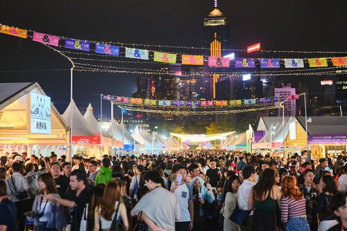 A foodtastic experience! The Hong Kong Wine &amp; Dine Festival (Oct 23-27) ended on a high note with around 155,000 locals and tourists attending the five-day event. Visitors enjoyed a gastronomic journey of tastes from around the world amid the stunning backdrop of Victoria… https://t.co/AM2VcKRRHy https://t.co/g6gc8veDTs