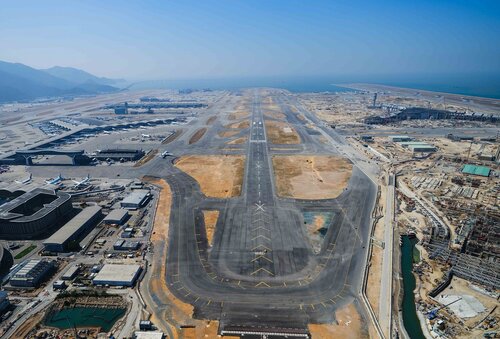 A new aviation milestone ready for takeoff! The Three-runway System (3RS) at Hong Kong International Airport (HKIA) is set to be commissioned on Nov 28, 2024. When fully operational, the 3RS will expand handling capacity at the airport to 120 million passengers and 10 million… https://t.co/OXHyIXOdNl https://t.co/ma2eW4Y1zT