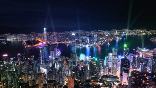感受維多利亞港的魅力  從白天到黑夜，維多利亞港活力綻放，繁榮璀璨，是香港極具代表性的景致。立即動身，到香港全方位欣賞迷人的天際線，感受這個國際大都會的城市脈搏！  影片： Discover Hong Kong   #香港 #香港品牌 #亞洲國際都會 #香港旅遊發展局 #維多利亞港