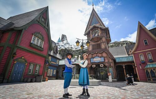 🎵“Let it go~ Let it go~” 🎶 ! Here comes the world’s first and largest “Frozen” themed land, World of Frozen, in Hong Kong! Inspired by the popular musical fantasy film series, the World of Frozen recreates the most signature sceneries of Arendelle, such as the Ice Palace and Arendelle Castle, in 香港迪士尼樂園 | Hong Kong Disneyland and will open on Nov 20. It will tie in with a number of major business and tourism events in the city in the second half of November(1) , bearing testimony to the vigor of the Capital of Events!  🤩  (1) Major events include: Nov 19: Bank of China (Hong Kong) Hong Kong-Zhuhai Macao Bridge (HK Section) Half Marathon 2023 Nov 19 – Nov 25: Hong Kong Maritime Week 2023 Nov 21 – Nov 22: Asian Logistics, Maritime and Aviation Conference 2023 Nov 22 – Nov 23: Asia Pacific Business Forum 2023 Nov 24 - Jan 1, 2024: Hong Kong Winter Fest  Nov 25 – Nov 26: FIBA 3x3 World Tour Hong Kong Masters 2023 Nov 25 – Nov 26: Asian Judo Open Hong Kong 2023 Nov 27 – Dec 2: Business of Design Week  Nov 27 – Dec 3: Hong Kong Squash Open 2023  #hongkong #brandhongkong #asiasworldcity #Disneyland #Dynamichk #Discoverhongkong #Frozen #Travel