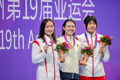 🌟Hong Kong golden girl strikes again! Superstar swimmer🏊‍♀️Siobhan Haughey clinched Hong Kong's first ever Asian Games swimming gold medal on Day 2 of the 19th Asian Games in Hangzhou (Sep 25). Her victory in the 200m women's freestyle, together with six other medal-winning performances by Hong Kong athletes in swimming, rowing, wushu and fencing, capped another successful day and took the city's impressive total medal tally to 14. Keep up the great performances Hong Kong!  🎉  Photos： SF&OC 港協暨奧委會   #hongkong #brandhongkong #asiasworldcity #dynamichk #AsianGames #SportyCity #SupportHKAthletes #HKAthletes #HangzhouAsianGames #asiangames2023