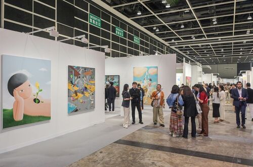 The world-renowned Art Basel Hong Kong (Mar 28-30) opened today featuring works from more than 240 top galleries around the globe. Art enthusiasts are flocking to the Hong Kong Convention and Exhibition Centre for a close-up view of contemporary artworks and spectacular installations, including 16 large-scale projects by local and international artists. #ArtBaseHK2024 is the flagship event of #ArtMarch. Follow Brand Hong Kong for more arts and cultural highlights.  #hongkong #brandhongkong #asiasworldcity #megaevents #megaHK #ArtMarch #artfair #ContemporaryArt #ArtBaselHK2024