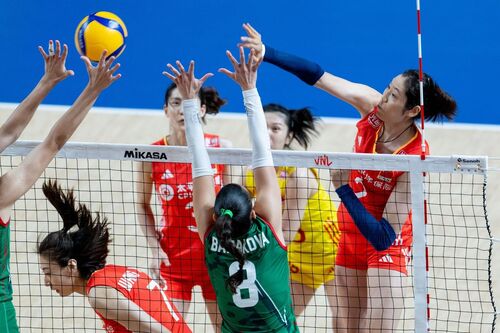 China off to a winning start at the Volleyball Nations League Hong Kong 2024🏐! In their opening match of the 6-day tournament (June 11 – 16) at the Hong Kong Coliseum yesterday, China started strong, clinching a 3-0 win over Bulgaria. In another exciting match, the Dominican Republic defeated Germany 3-1. China's next game is against Germany on Friday (Jun 14), as they strive to qualify for the Paris 2024 #Olympics. Stay tuned for more thrilling volleyball action! 🔥  中國香港排球總會  #hongkong #brandhongkong #asiasworldcity #dynamichk #megaevents #megaHK