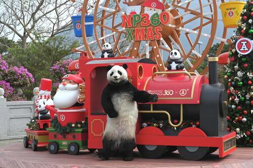 Panda day out! Our favourite panda sculptures and the PANDA GO! GUIDE arrived at #NgongPing360 today (Dec 14) to spend the weekend with fellow tourists and visitors! Come to Ngong Ping Village to ride on 5 panda-themed cable cars to enjoy the stunning views of Lantau Island and share happy moments with friends.  https://www.pandago-fest.com/en/#about-2  Photos 4 - 6: AllRightsReserved PANDA GO 香港遊  #hongkong #brandhongkong #asiasworldcity #panda #PANDAGOFESTHK #megaevents #megaHK 昂坪360 Ngong Ping 360