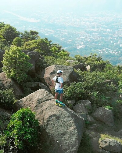 EXPLORE THE MAJESTIC PEAKS OF HK 👀👟  Beyond the city's towering skyscrapers🏙️, #HongKong is blessed with impressive mountainous terrain⛰️. For those who seek adventure, there are many trails to explore, each leading to its unique vista. Whether you are a seasoned hiker, a thrill seeker or a new adventurer, there is a trail to suit everyone's ability. Come and discover Hong Kong’s natural wonders and seek a peaceful respite from the hustle and bustle of city life!  探索香港壯麗山峰👀👟  香港除了有高聳入雲的摩天大樓🏙️，還有重巒疊嶂的山脈⛰️，令人嘆為觀止。如想挑戰自我，市內有多條遠足徑，讓你體驗獨一無二的自然美景。無論你是遠足老手或新手、喜愛刺激或冒險，都一定會找到適合你的遠足徑。歡迎探索香港的叢山峻嶺，遠離繁囂，踏上自然之旅！  @discoverhongkong  Video: Hong Kong Tourism Board  影片：香港旅遊發展局   #hongkong #brandhongkong #asiasworldcity #HelloHongKong #greenliving #natural #outdoor #香港 #香港品牌 #亞洲國際都會 #HelloHongKong #你好香港 #綠色香港 #大自然 #遠足
