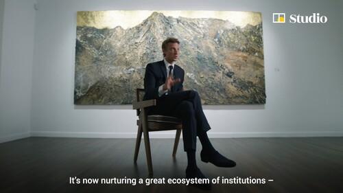 Why is Hong Kong rapidly gaining ground as a global centre of art and culture? Find out from two enthusiastic residents – an Englishwoman who founded one of the world’s largest youth arts programmes in Hong Kong, and a Frenchman who believes that Hong Kong’s art market, already the world’s second biggest, is on the way to becoming a truly great place for the business.  Featured: ▫️Lindsey McAlister @lindseyhongkong founded the Hong Kong Youth Arts Foundation @hkyaf, providing the city’s young people with opportunity to participate free of charge in the visual arts, drama, music and dance. Annually, more than 800,000 youngsters learn to co-create and make it to find their voices on the platform.  ▫️Arthur de Villepin @arthurdevillepin, founder and CEO of Art de Vivre Group, who runs a variety of businesses promoting fine arts, opened the gallery Villepin @villepin_art in 2018 with his father, former French Prime Minister Dominique de Villepin. A strong believer in the power of art and culture to change lives, De Villepin sees great potential for Hong Kong, given in part to a variety of magnificent new venues coming up.  @scmpnews @scmp_lifestyle https://www.scmp.com/native/lifestyle/topics/hong-kong-where-world-looks-ahead/article/3243086/thriving-arts-hub  #hongkong #brandhongkong #asiasworldcity #artsandculture #cosmopolitanhk #SCMP