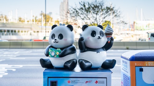 See how Hong Kong is sending its love to newborn giant panda cubs, who are set to meet visitors for the first time on Sunday (Feb 16). To celebrate the exciting public debut of “Elder Sister” and “Little Brother” at Ocean Park, 49 mailboxes across the city will be transformed with 3D-printed panda models while images of the cute twins are popping up at various hot spots including MTR Ocean Park and Admiralty Stations, Hong Kong International Airport and the Tsim Sha Tsui Star Ferry Pier. Come and enjoy a pandastic experience! 🥰🐼🐼  為慶祝香港首對大熊貓龍鳳胎「家姐」、「細佬」星期日(2月16日)首次公開亮相香港海洋公園 ，49個特別設計的立體大熊貓郵筒將在港九新界登場，讓大家感受熊貓家族的可愛魅力！此外，大熊貓寶寶的萌爆身影已現身多個熱點，包括港鐵海洋公園站、金鐘站、香港國際機場和尖沙咀天星碼頭。快來探索大熊貓的足跡！🥰🐼🐼  📷: @discoverhongkong   #hongkong #brandhongkong #asiasworldcity #panda #香港 #香港品牌 #亞洲國際都會 #大熊貓